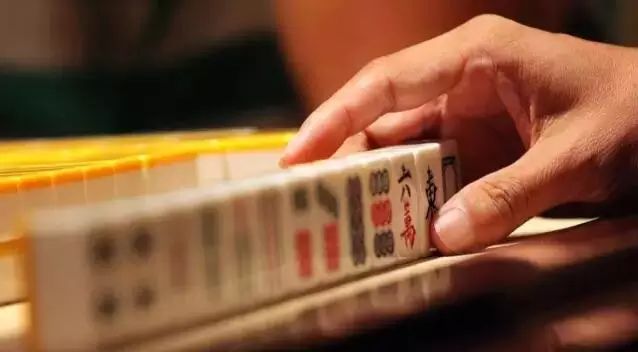 2分钟秒懂！中至上饶麻将其实是有挂的(怎样才能有好牌)