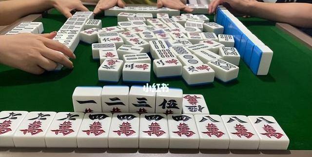 详细说明“打重庆崽儿麻将装了挂!其实确实有挂的