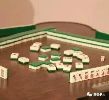 厉害了！打两圈麻将其实是有挂的(其实确实有挂)