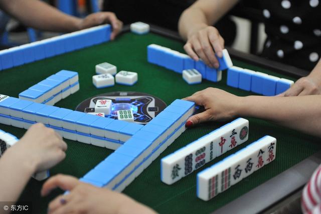 必看盘点揭秘！友聚麻将其实是有挂的(软件只赢不输)