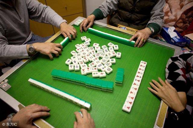 给大家科普一下！正宗河北麻将其实是有挂的(其实真的确实有挂)
