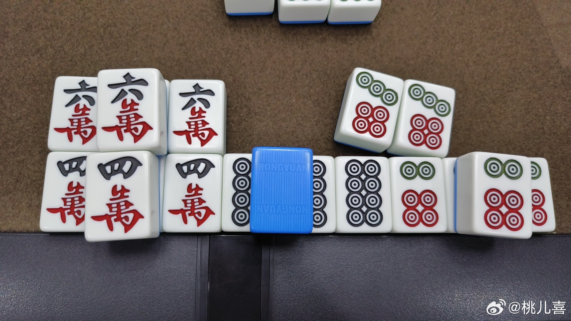 2分钟秒懂！乐乐大连麻将其实是有挂的(怎么让牌更好)