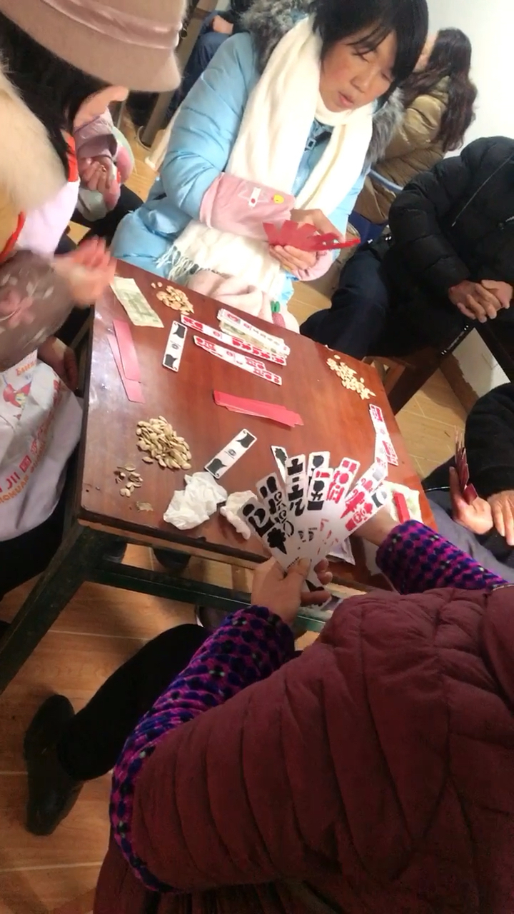 厉害了！小南四川长牌确实有挂的(怎么打才能赢)
