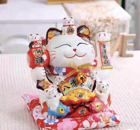 乔迁新居摇钱树上挂点什么（搬新家送摇钱树可以不）