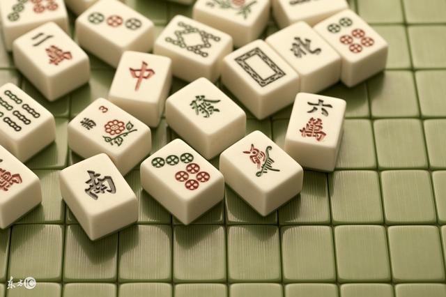 微信雀神麻将怎么提高胜率(揭秘手机上系统发好牌)