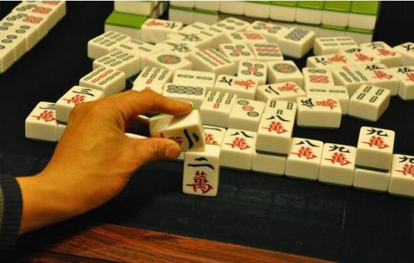 必看盘点揭秘!普通扑克牌必胜口诀一《我来教教你怎么赢 》