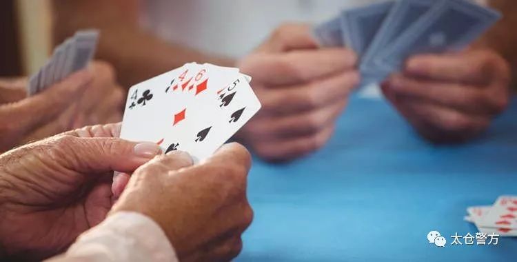 玩家必备攻略“普通扑克牌炸金花手法怎样搞鬼方法—详细解说+新浪科技