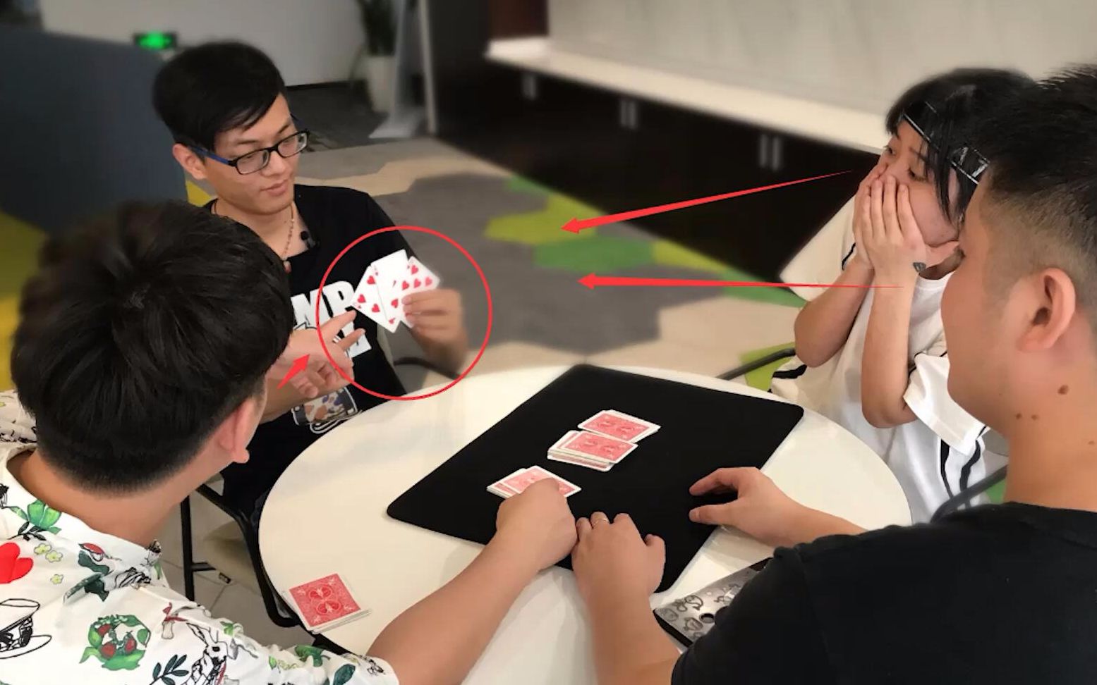 必看盘点揭秘!扑克牌报牌器演示视频《详细教程 新浪科技》