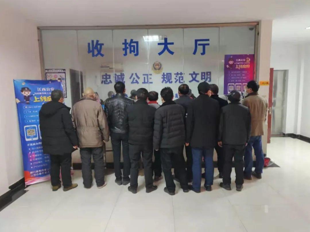 玩家必备攻略“玩九点半普通扑克牌如何搞假《详细教程 新浪科技》