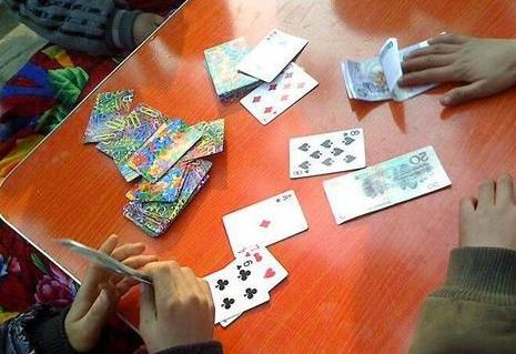 详细说明“金花扑克牌识别新设备—详细解说+新浪科技