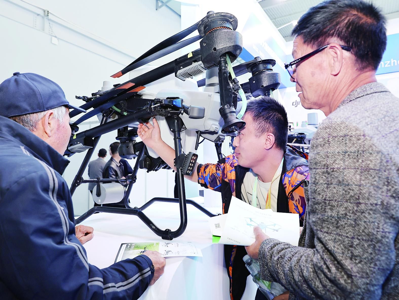 我来教教大家“陕北明宝透视设备—详细解说+新浪科技