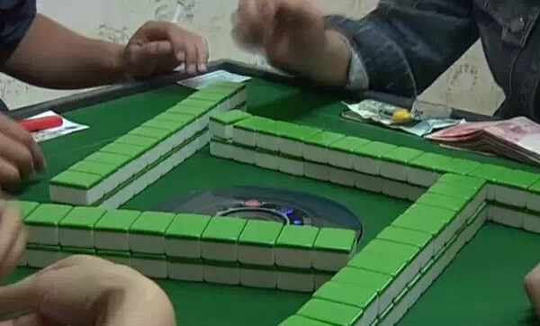 实测分享“普通麻将机作弊器图片 _《爱问知识人 使用说明》