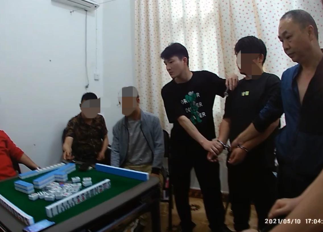 详细说明“斗牛基本最简单出老千方法_《爱问知识人 使用说明》