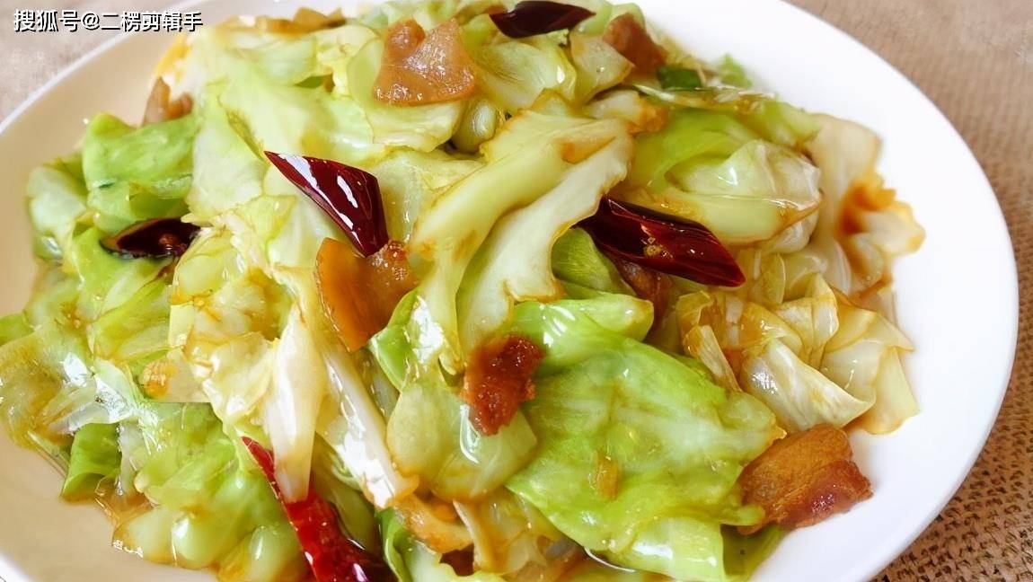 详细说明“最方便学会玩3个骰子赌大小的技巧一《我来教教你怎么赢 》