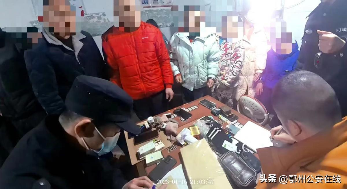 3分钟教你科普“玩斗牛普通扑克牌设备仪器—详细解说+新浪科技