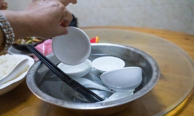 一分钟教你“杯碗盖住番摊如何提前知道结果《新浪科技 讲解窍门》