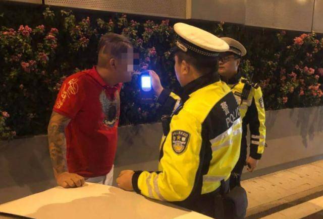 厉害了!教你摇色子出千技巧三大行为_《爱问知识人 使用说明》