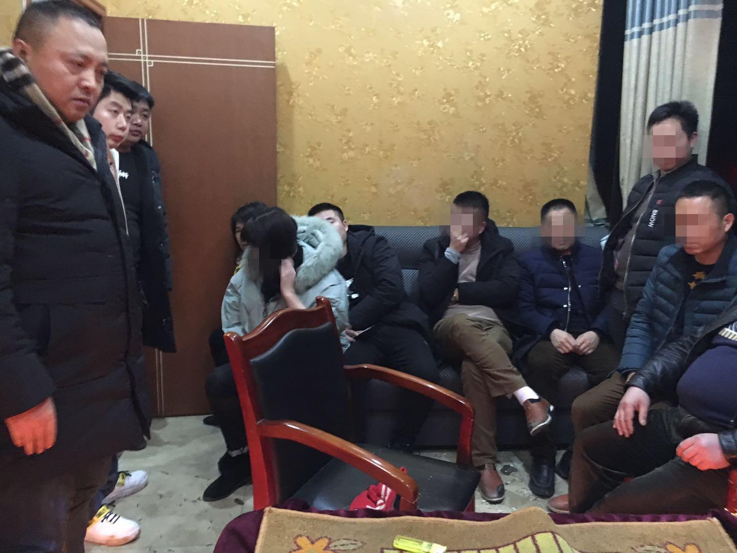 玩家必备攻略“扑克牌炸-金花怎么做手脚—详细解说+新浪科技